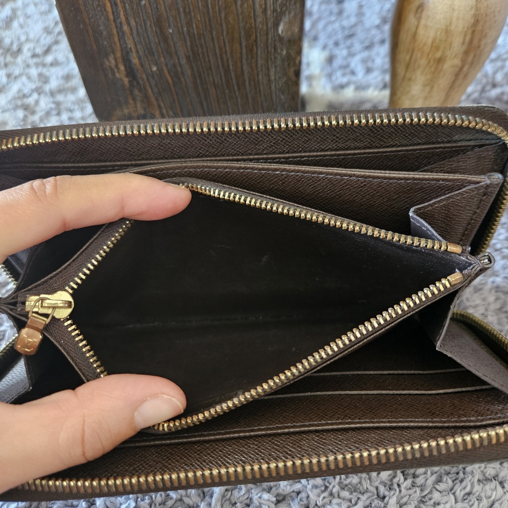 Louis Vuitton Damier Brown Zip-Around Wallet - Picture 6 of 10